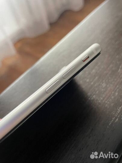 iPhone SE, 128 ГБ