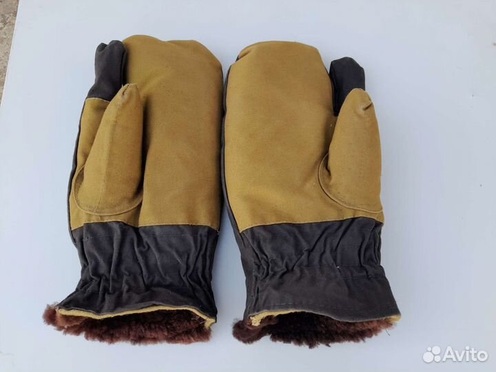 Рукавицы трёхпалые, военные