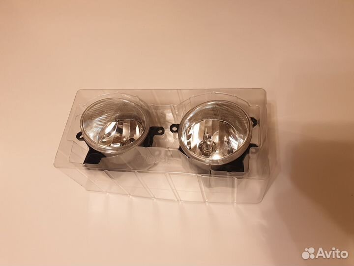 Оригинальные противотуманные фары Toyota Rav4 V