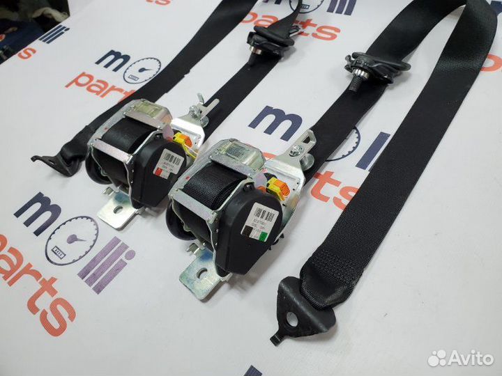 Ремень безопасности задний Mercedes-Benz Ml350D