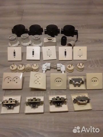 Розетки и выключатели ретро