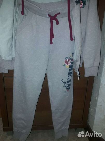 Спортивный костюм на девочку 128 - 134