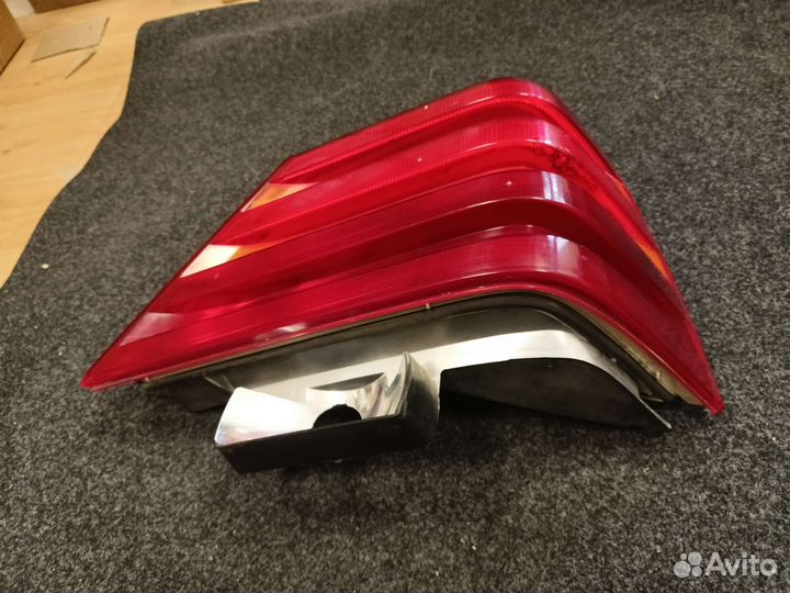 Задний фонарь правый mercedes W140