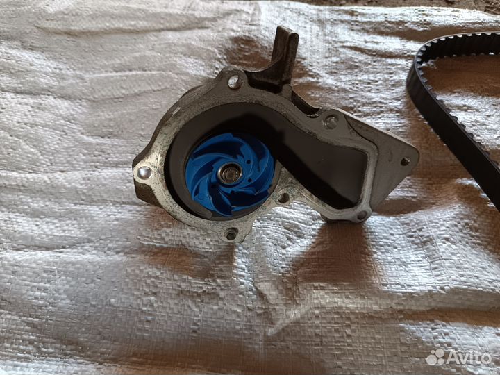 Помпа на ford focus 2 1.6