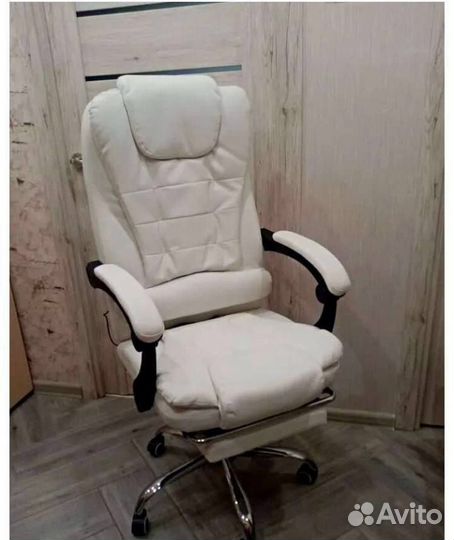Офисное кресло руководителя