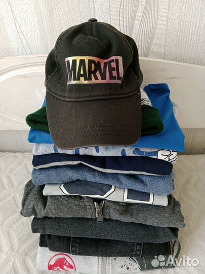 Вещи на мальчика 10-11лет(свитера мягкие,джинсы.)