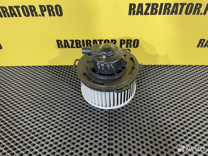 Моторчик отопителя Mazda 5