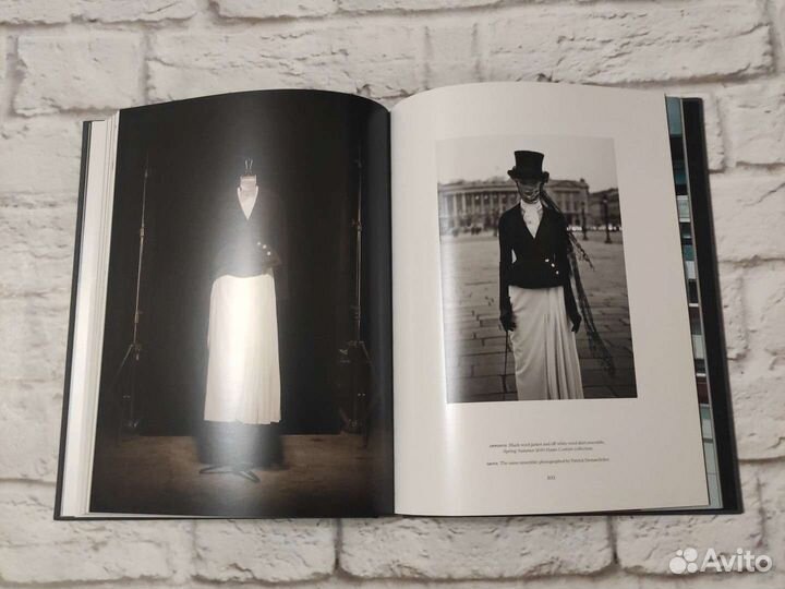 Книга Dior: The New Look Revolution