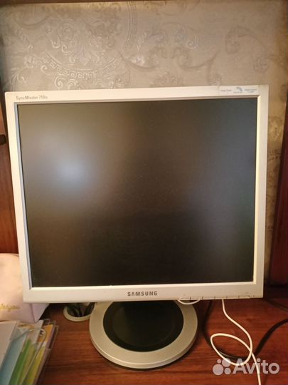 Монитор Samsung SyncMaster 710n