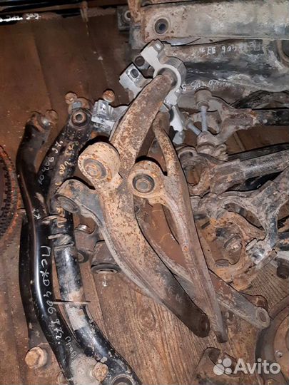 Рычаг левый правый Peugeot 406