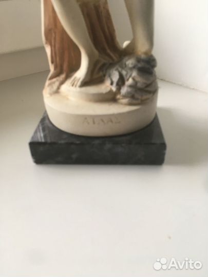 Статуэтка Атлас