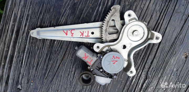 Стеклоподъемник задний Toyota Camry V50 v55