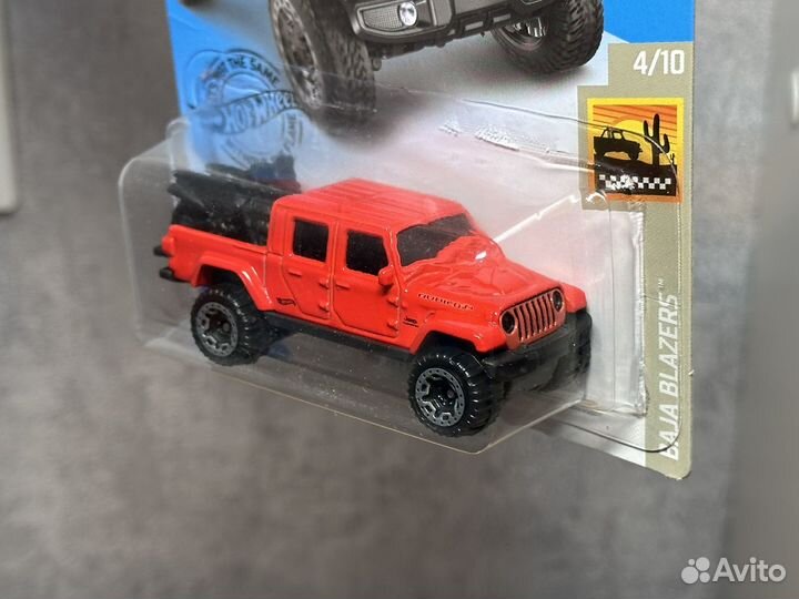 Hot wheels jeep gladiator / baja blazers