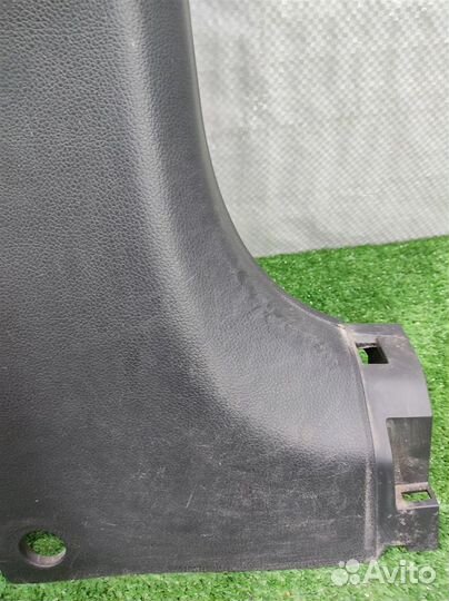 Обшивка правой стойки KIA Sportage 3 (SL) 2012