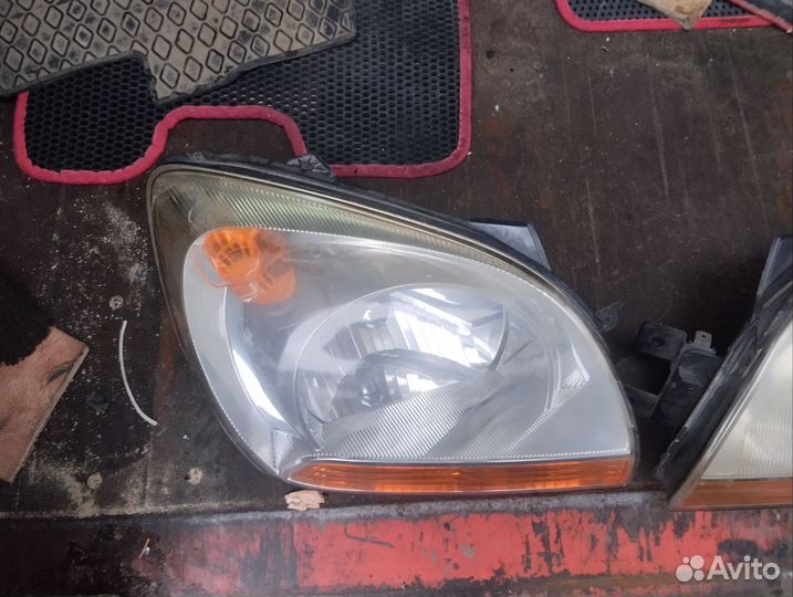 Фары передние Киа спортейдж 2