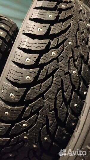 Nokian Tyres Hakkapeliitta 9 SUV 215/65 R17 103T