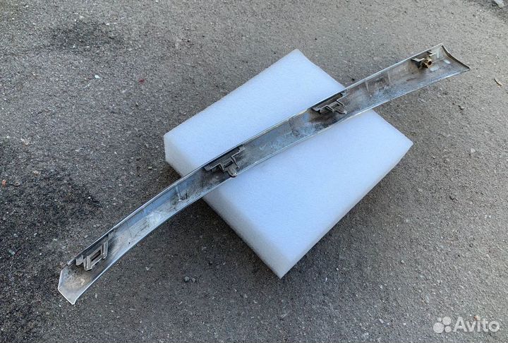 Накладка на решетку правая Camry V50 (после 2014)