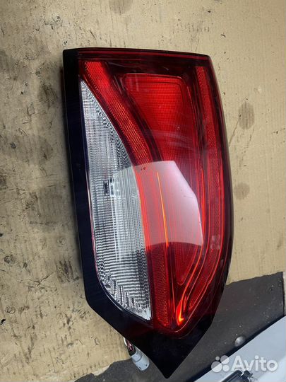 Фонарь левый крайслер пацифика с 2017г