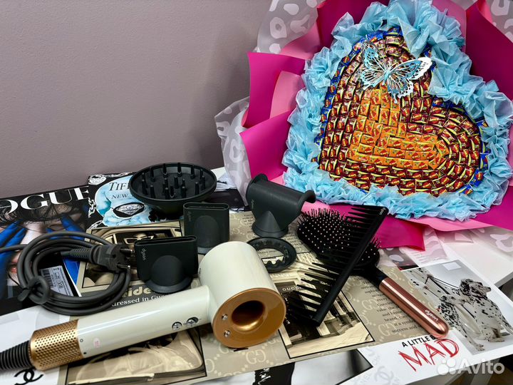 Фен плюс расческа Dyson