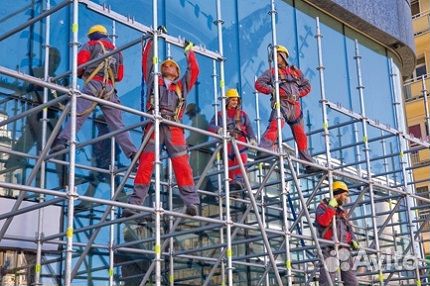 Рабочие на монтаж стр.лесов вахта