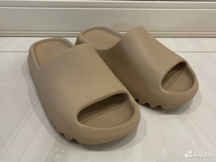Шлепанцы Adidas Yeezy Yeezy Core Slides