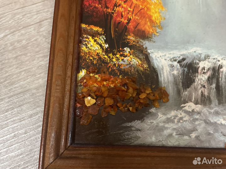 Картина с янтарем