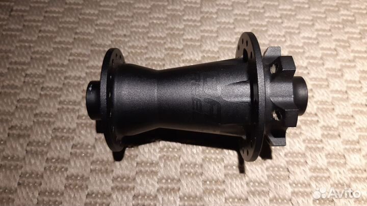 Втулка передняя Dartmoor Reel Pro 110x15 (boost)