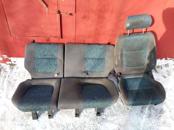 Сиденья на Nissan