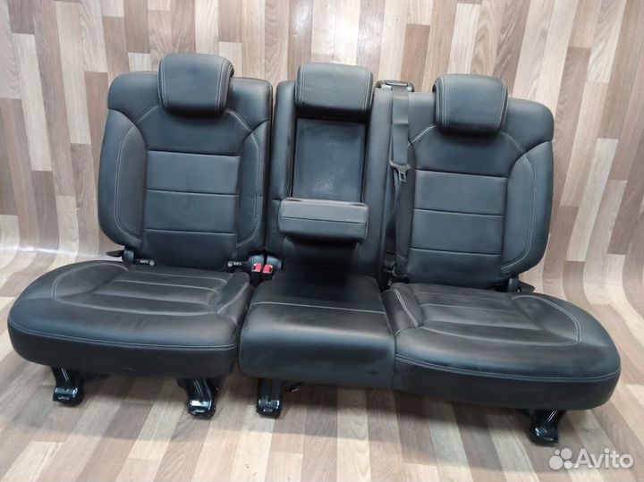 Задний диван Mercedes W166 ML черный со строчкой