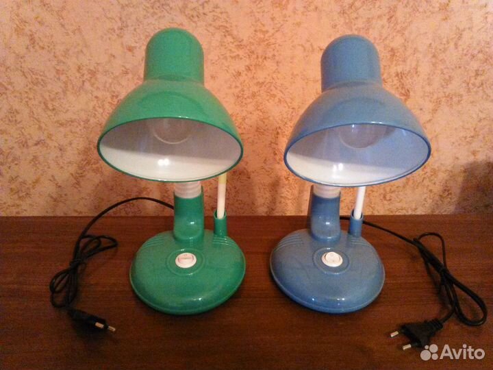 Ученическая настольная лампа