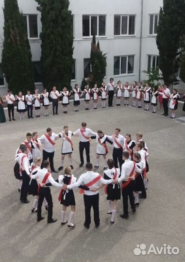 Белый фартук на последний звонок