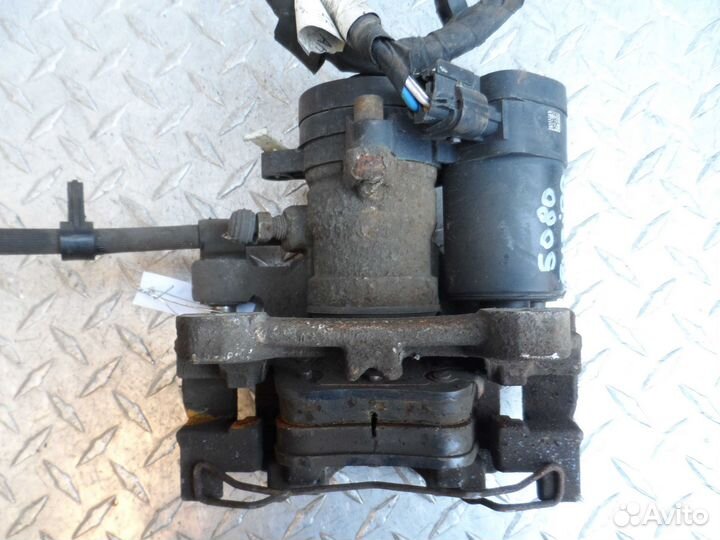 Суппорт задний правый Ford Fusion 2 USA DG9C2D250A