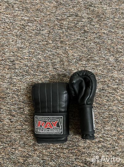 Боксерские перчатки