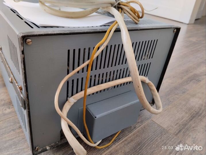 Универсальное пуско-зарядное устройство зу-1м ухлч