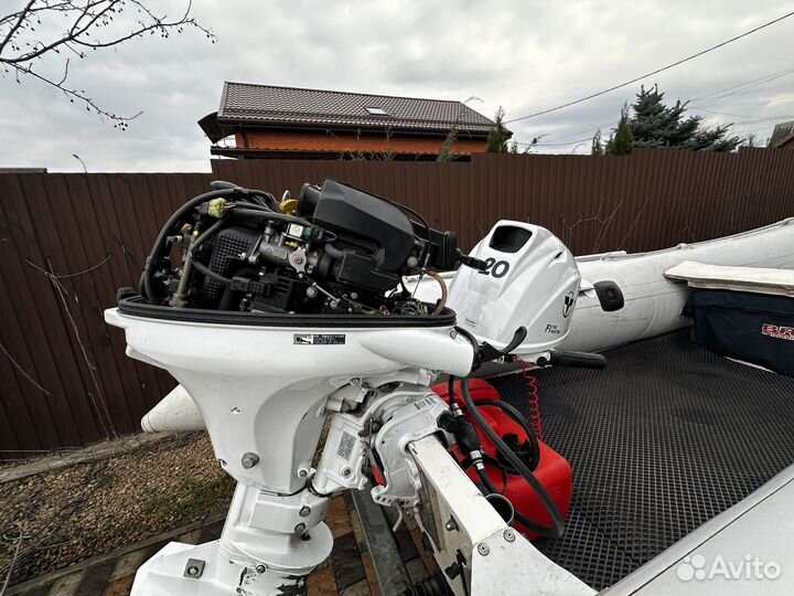 Моторная лодка риб