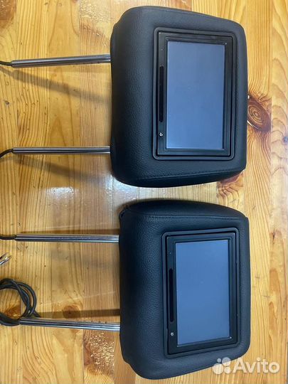 Подголовники с мониторами