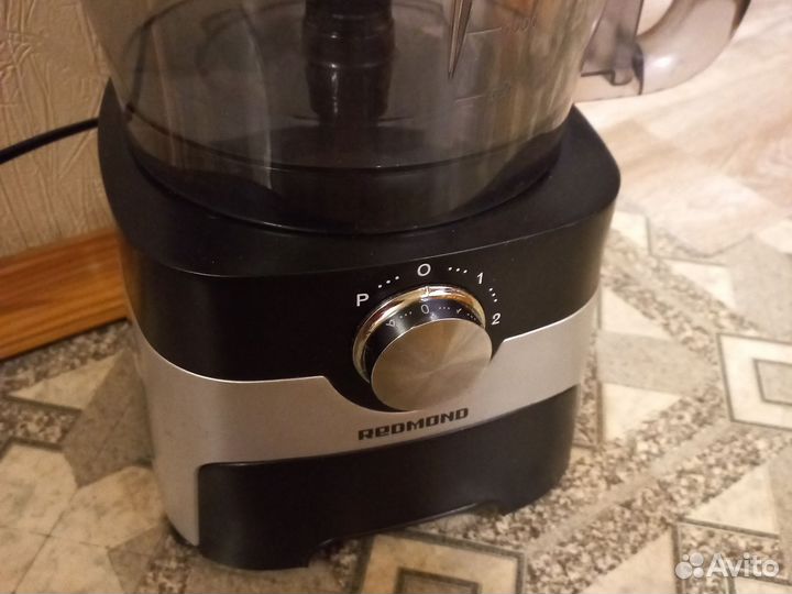 Кухонный комбайн redmond RFP-3904