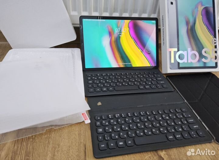 Samsung Galaxy Tab S5e SM-T725 + 3 чехла, стекло