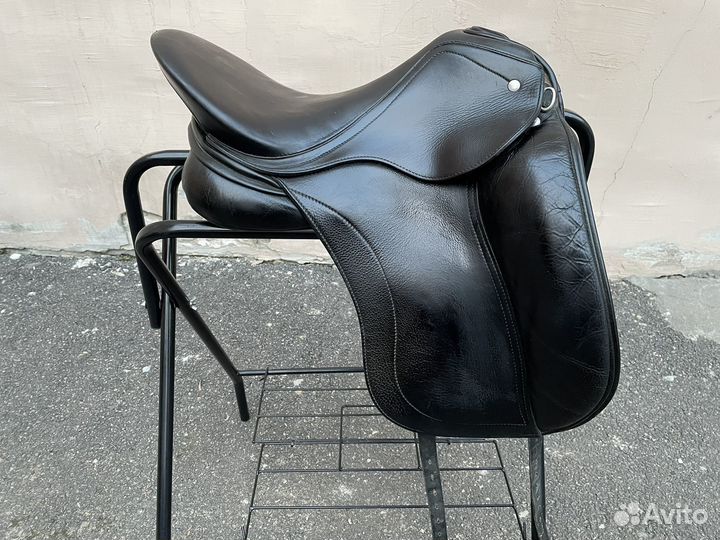 Седло выездковое Schleese