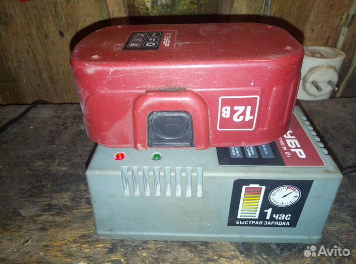 Аккумуляторная дрель шуруповерт Зубр