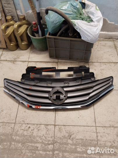 Решетка радиатора Nissan Note e12