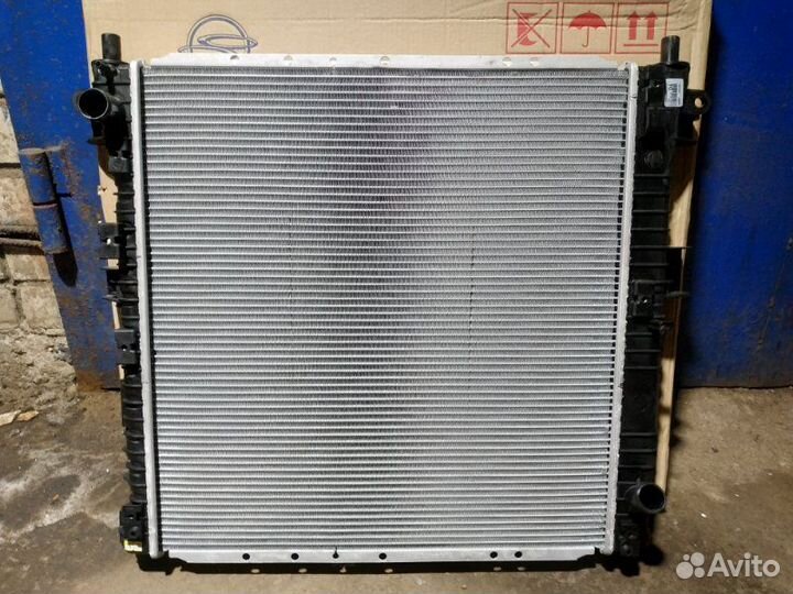 Радиатор охлаждения двигателя Ssang Yong Kyron