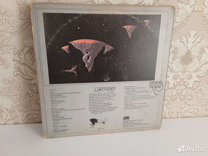Альбом из трёх американских пластинок с буклетом