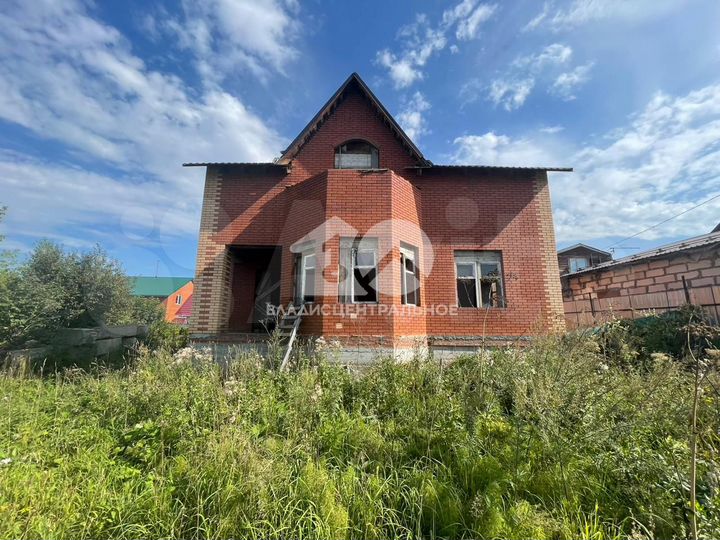 Дом 97,8 м² на участке 8 сот.