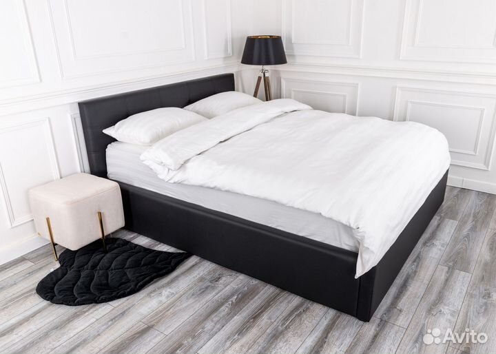 Кровать с матрасом