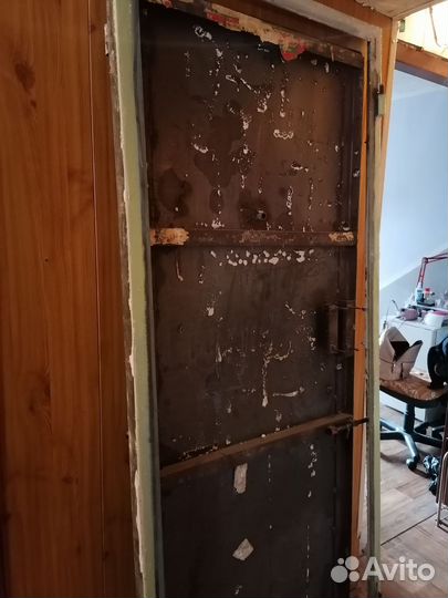 Металлическая дверь бу