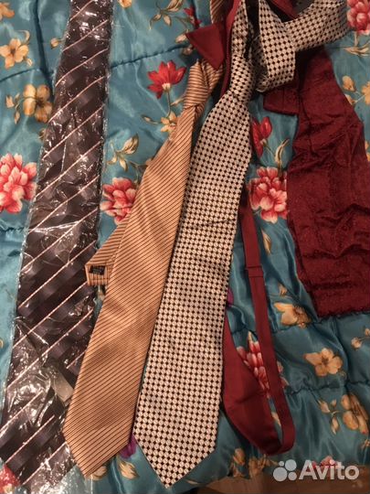 Галстуки и бабочка