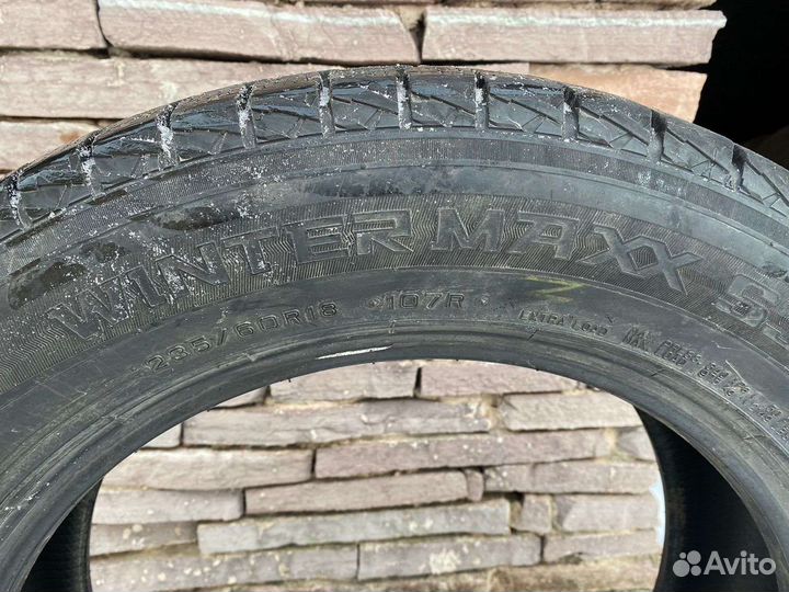 Dunlop Winter Maxx SJ8 235/60 R18 107R