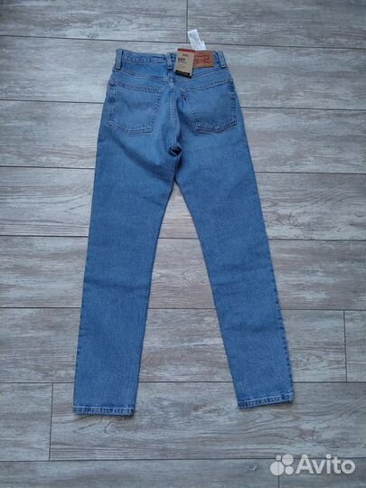 W24/L30. Levis Women 501 Original Jeans 12501-0326