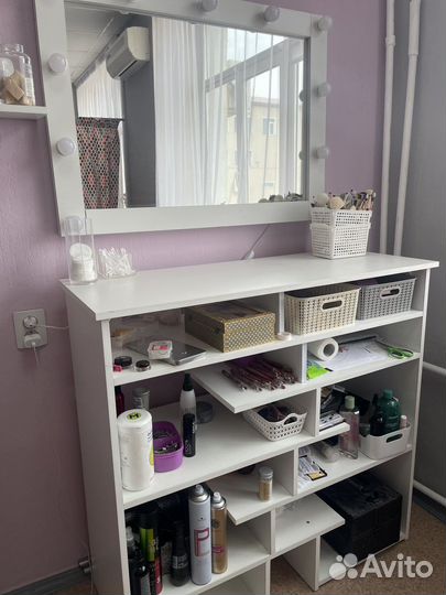 Гримерное зеркало с тумбой